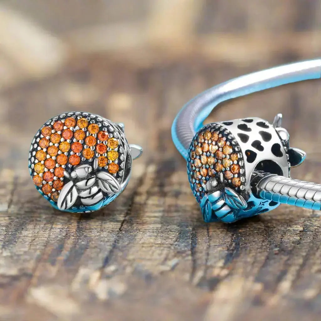 jewelaus CHARMS Honey and Bee Charm
