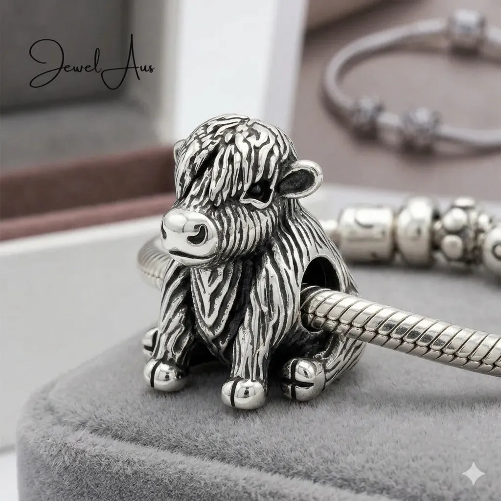 jewelaus CHARMS Highland Classic cow charm