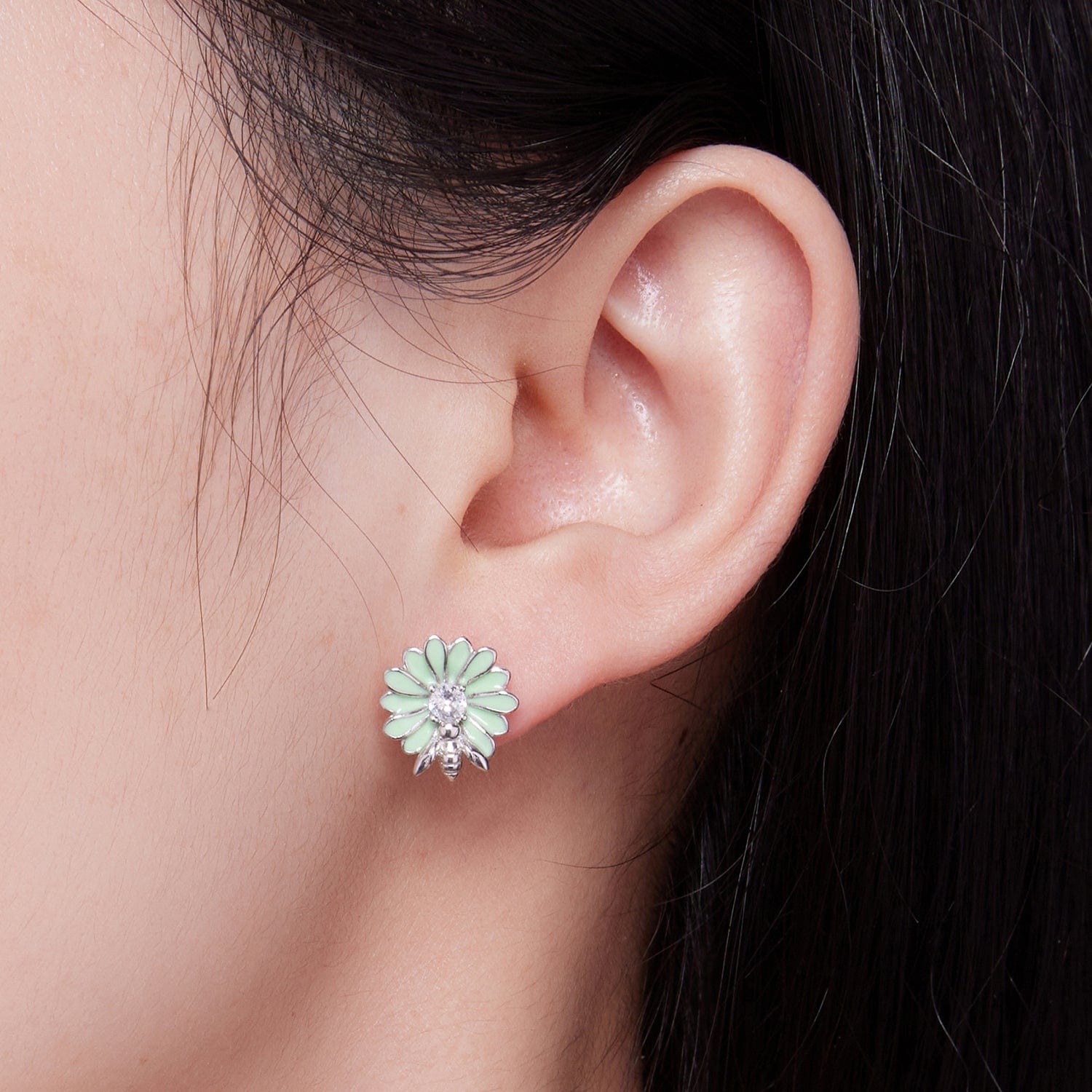 jewelaus Earrings Flower & Bee Earrings