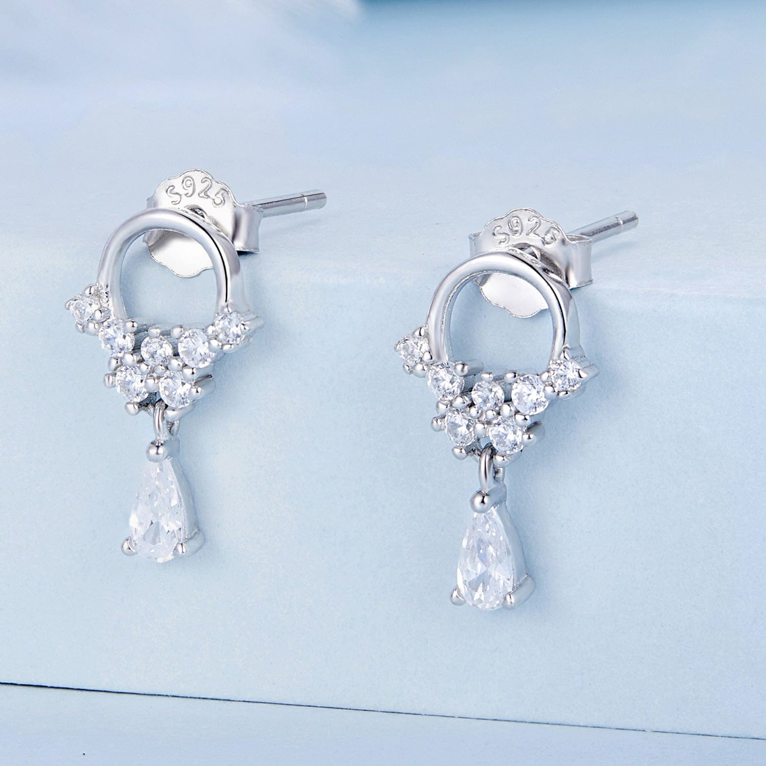 jewelaus Earrings Gemmed Water Drop Earrings
