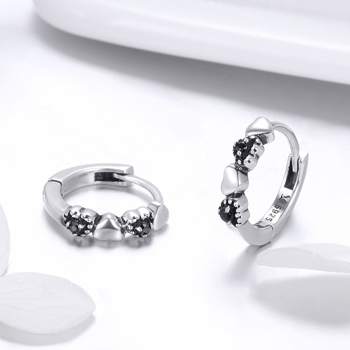 jewelaus Earrings Heart to Heart Earrings