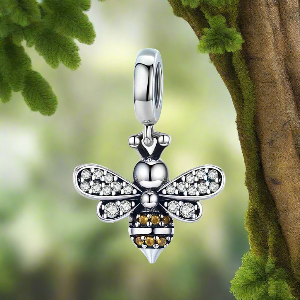 shipped in AUS CHARMS Busy Bee Charm